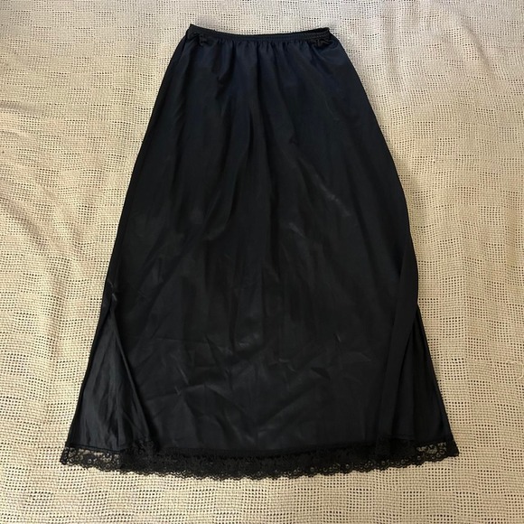 American Vintage Dresses & Skirts - Vintage Satin Lace Trim Slip Midi Skirt size Small